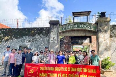 Hành trình tri ân giữa biển trời Côn Đảo