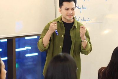 Học vấn 'khủng' và sự nghiệp nghệ thuật của ca sĩ Nam Cường trước khi 'biến mất'