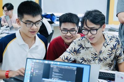 Ngành học 'vàng' lương cao ngất ngưởng, chưa tốt nghiệp đã được săn đón: Cha mẹ có con chọn ngành này thật khôn ngoan