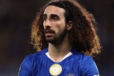 Chelsea sẵn sàng bán Cucurella, ba ông lớn cùng nhập cuộc săn đón