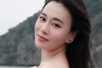 Phương Oanh gây chú ý