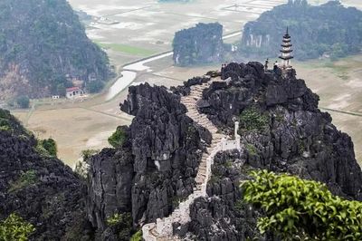 Mùa hè đến Ninh Bình đi đâu? 9 điểm đến đẹp mê từ non nước Tràng An đến biển xanh yên bình