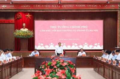 Thủ tướng Chính phủ làm việc với Ban Thường vụ Thành ủy Hà Nội