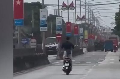 Buông cả hai tay, đánh võng giữa đường, nam thanh niên trả giá đắt