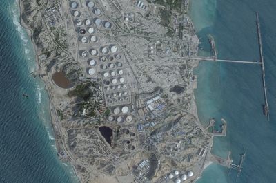 Iran dọa 'nghiền nát' Mỹ nếu tấn công đảo Kharg