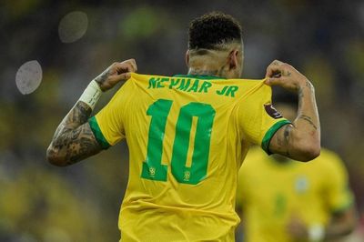 Áo đấu World Cup của Neymar khiến fan tuyển Brazil bức xúc