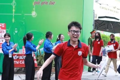 THI TỐT NGHIỆP THPT 2026: Đề thi, gợi ý đáp án; những mốc thời gian cần nhớ để XÉT TUYỂN ĐẠI HỌC