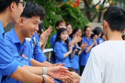 Thí sinh thực hiện bài thi các môn tự chọn trong ngày cuối thi tốt nghiệp trung học phổ thông năm 2026