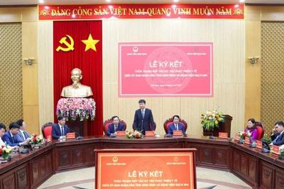 Tỉnh Ninh Bình và Bệnh viện Bạch Mai ký kết thỏa thuận hợp tác hỗ trợ phát triển y tế