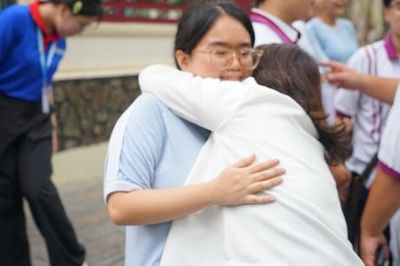 Mùa thi của con, nỗi lòng của cha mẹ