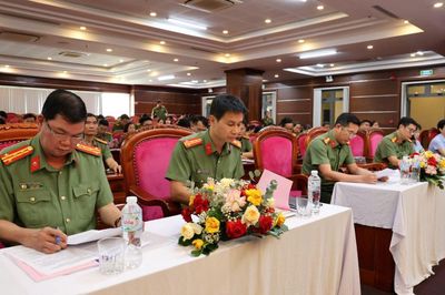 Khai giảng lớp tập huấn công tác bưu chính, văn thư, lưu trữ trong Công an nhân dân năm 2026