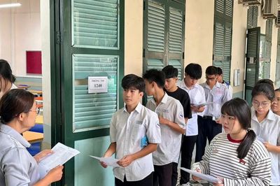 Đề thi môn Tiếng Anh và Hóa học phổ điểm tập trung nhiều từ 5-7 điểm