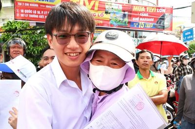 Những khoảnh khắc đẹp trong Kỳ thi tốt nghiệp THPT năm 2026 tại Cà Mau