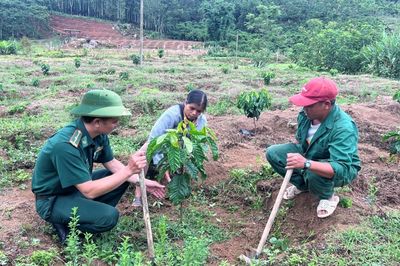 'Gieo niềm tin' trên biên giới Dục Nông
