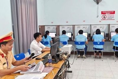 Cục Cảnh sát giao thông đề xuất tăng câu hỏi lý thuyết trong sát hạch lái xe