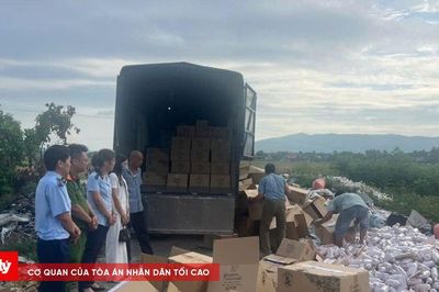 Tiêu hủy gần 6.000 chai dầu gội, dầu xả vi phạm trong lĩnh vực mỹ phẩm