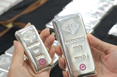 Giá bạc hôm nay 12/6/2026: Đà giảm chưa dứt, giá bạc thỏi xuyên thủng đáy