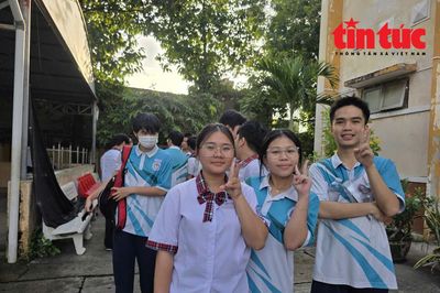 Thí sinh thi tốt nghiệp THPT tự tin bước vào môn thi tự chọn