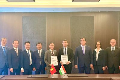 Đường sắt Việt Nam và Tajikistan hợp tác kiến tạo 'con đường tơ lụa' bằng đường ray