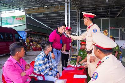 Công an tỉnh Tây Ninh triển khai test nhanh ma túy đối với lái xe đưa đón công nhân