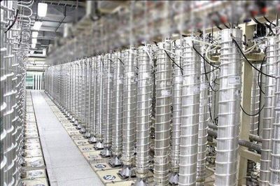 Iran kiên quyết bảo vệ quyền làm giàu urani và kiểm soát eo biển Hormuz