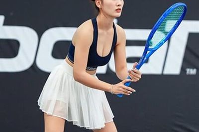 Người đẹp làng tennis Việt lần đầu thi đấu đã có giải, vẻ đẹp nóng bỏng hút ánh nhìn