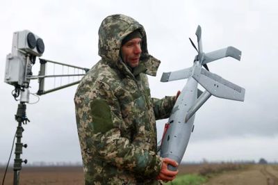 Tướng lĩnh Ukraine cảnh báo về 'cuộc chiến hệ điều hành' với Nga