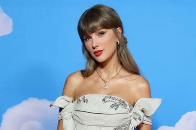 Taylor Swift tái sử dụng vòng cổ kim cương mang ý nghĩa đặc biệt
