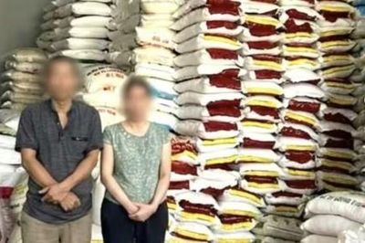 Bắt vợ chồng Giám đốc chỉ đạo nhân viên sản xuất gạo giả mạo nhiều nhãn hiệu nổi tiếng