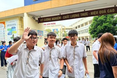 Đề thi Tiếng Anh: Ngữ liệu 'dễ thở' nhưng yêu cầu suy luận 'khó thở'