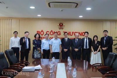 Thứ trưởng Nguyễn Hoàng Long làm việc với lãnh đạo Tập đoàn Idemitsu