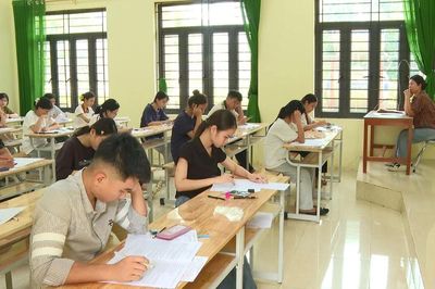 Tham khảo phổ điểm để đăng ký xét tuyển đại học như thế nào?