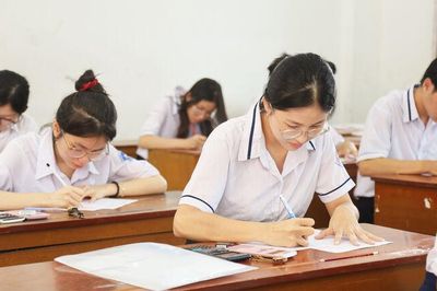 Gần 40.000 thí sinh hoàn thành ngày thi đầu tiên