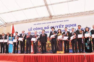 Giáo sư, phó giáo sư không còn là 'danh vị' suốt đời