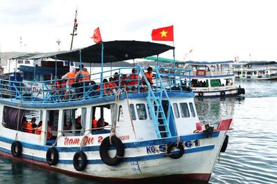 Biển xanh mở lối sinh kế