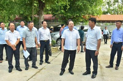 Phó Chủ tịch Thường trực UBND tỉnh An Giang Nguyễn Thanh Phong kiểm tra các dự án đầu tư công