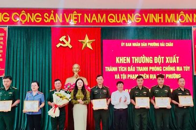 Khen thưởng Biên phòng cửa khẩu cảng Đà Nẵng về thành tích đấu tranh phòng chống tội phạm