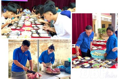 Sắc áo xanh 'tiếp sức mùa thi'
