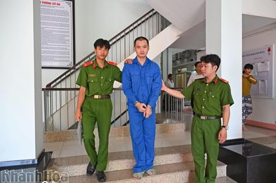 Lãnh án vì giả làm người quen đi nhận lại ô tô được thuê rửa
