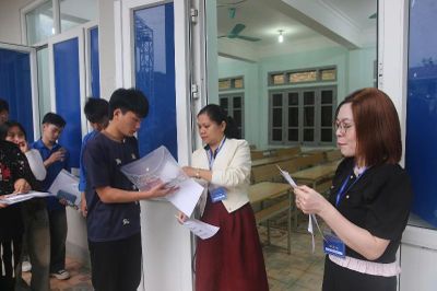 186 thí sinh tại điểm thi Trung tâm Giáo dục thường xuyên – Hướng nghiệp tỉnh Lai Châu tham gia thi các môn tự chọn
