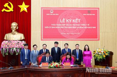 UBND tỉnh Ninh Bình và Bệnh viện Bạch Mai ký kết thỏa thuận hợp tác hỗ trợ phát triển y tế