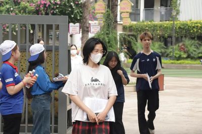 Gợi ý đáp án đề thi tốt nghiệp THPT 2026 môn Tiếng Anh