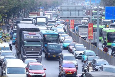 Sửa quy định, ô tô, xe máy, lốp xe, kính an toàn vào nhóm hàng hóa rủi ro cao