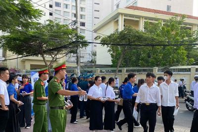 Khánh Hòa: Đình chỉ thi 3 thí sinh sáng 12/6