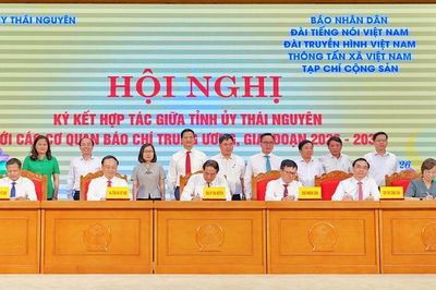 5 cơ quan thông tấn, báo chí chủ lực của trung ương ký hợp tác với Tỉnh ủy Thái Nguyên