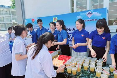 Đoàn Thanh niên Cụm thi đua số 2, Đoàn Khối UBND tỉnh tổ chức Chương trình 'Tiếp sức mùa thi' năm 2026