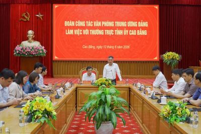 Đoàn công tác Văn phòng Trung ương Đảng làm việc với Thường trực Tỉnh ủy