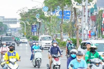 Hà Nội nắng nhẹ, ngày có lúc có mưa rào