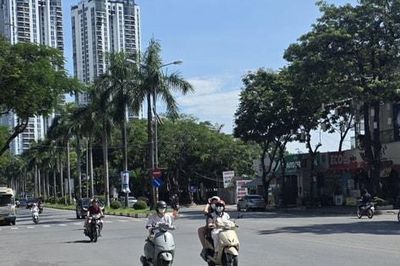 Hà Nội nắng nóng cuối tuần, sau đó chuyển mưa dông