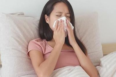 Sáng ngủ dậy nghẹt mũi, tối ho khan hãy thử ngay mẹo này